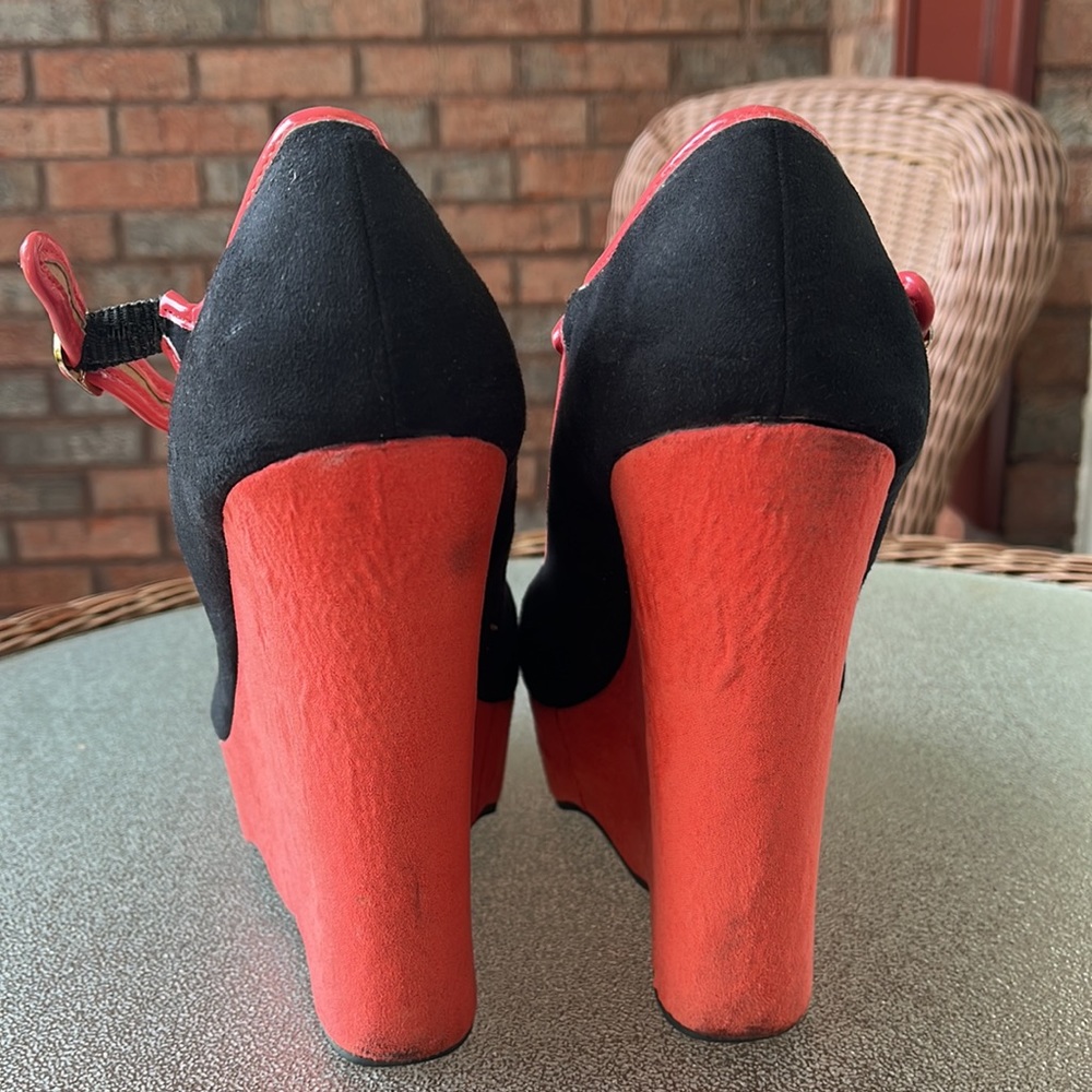 2 Lips Too Platform Heels - Picture 3 of 12